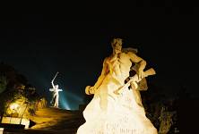 Mamaev Kurgan v noci